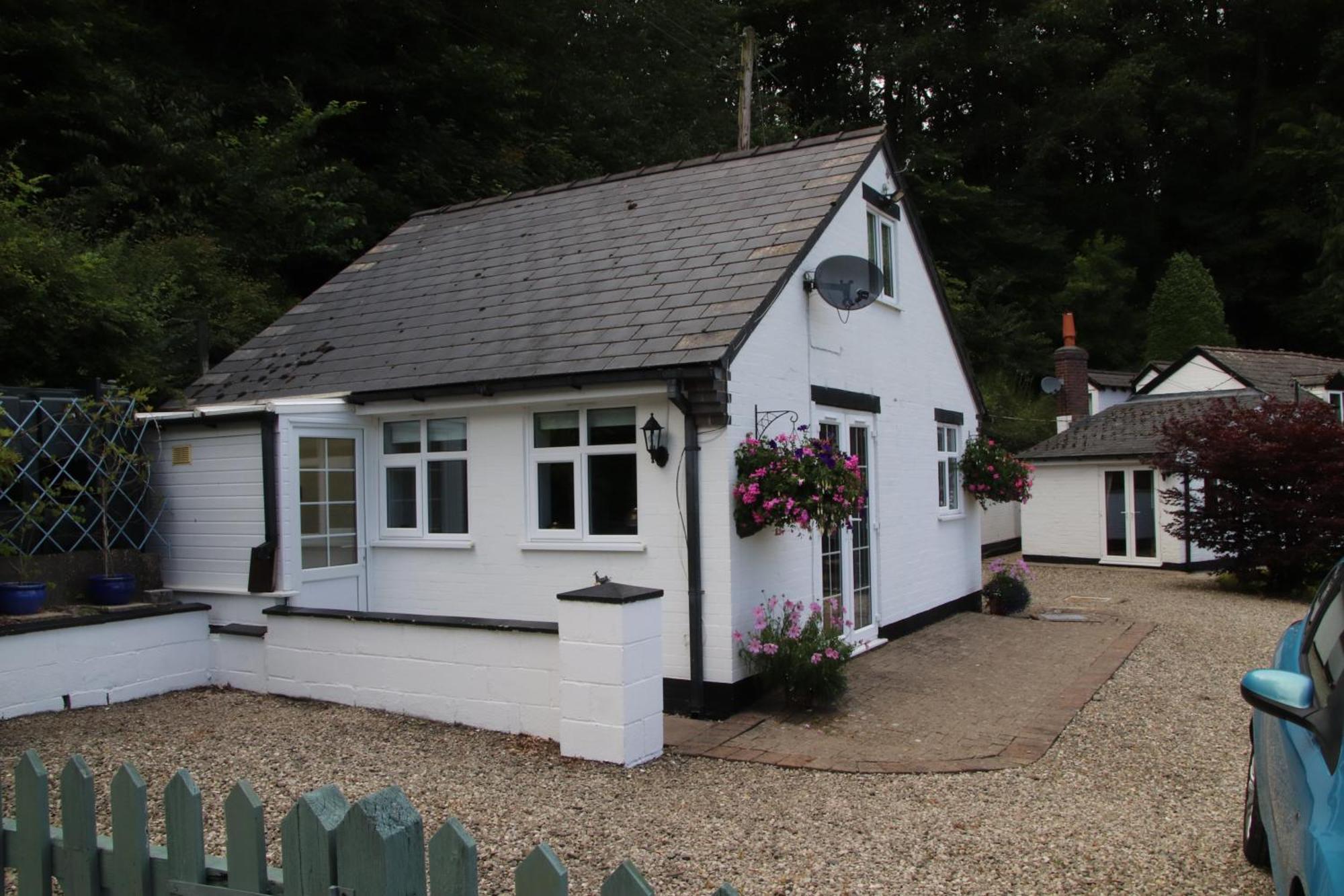 Garn Lodge Newtown  Exterior photo